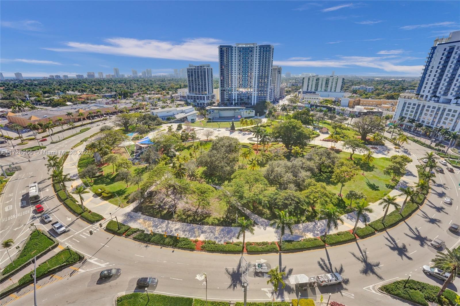 RADIUS CONDO - Residential