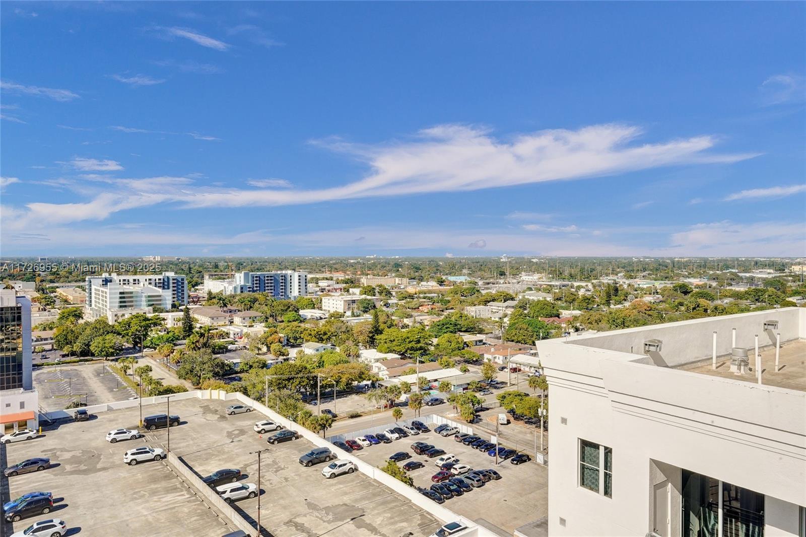 RADIUS CONDO - Residential