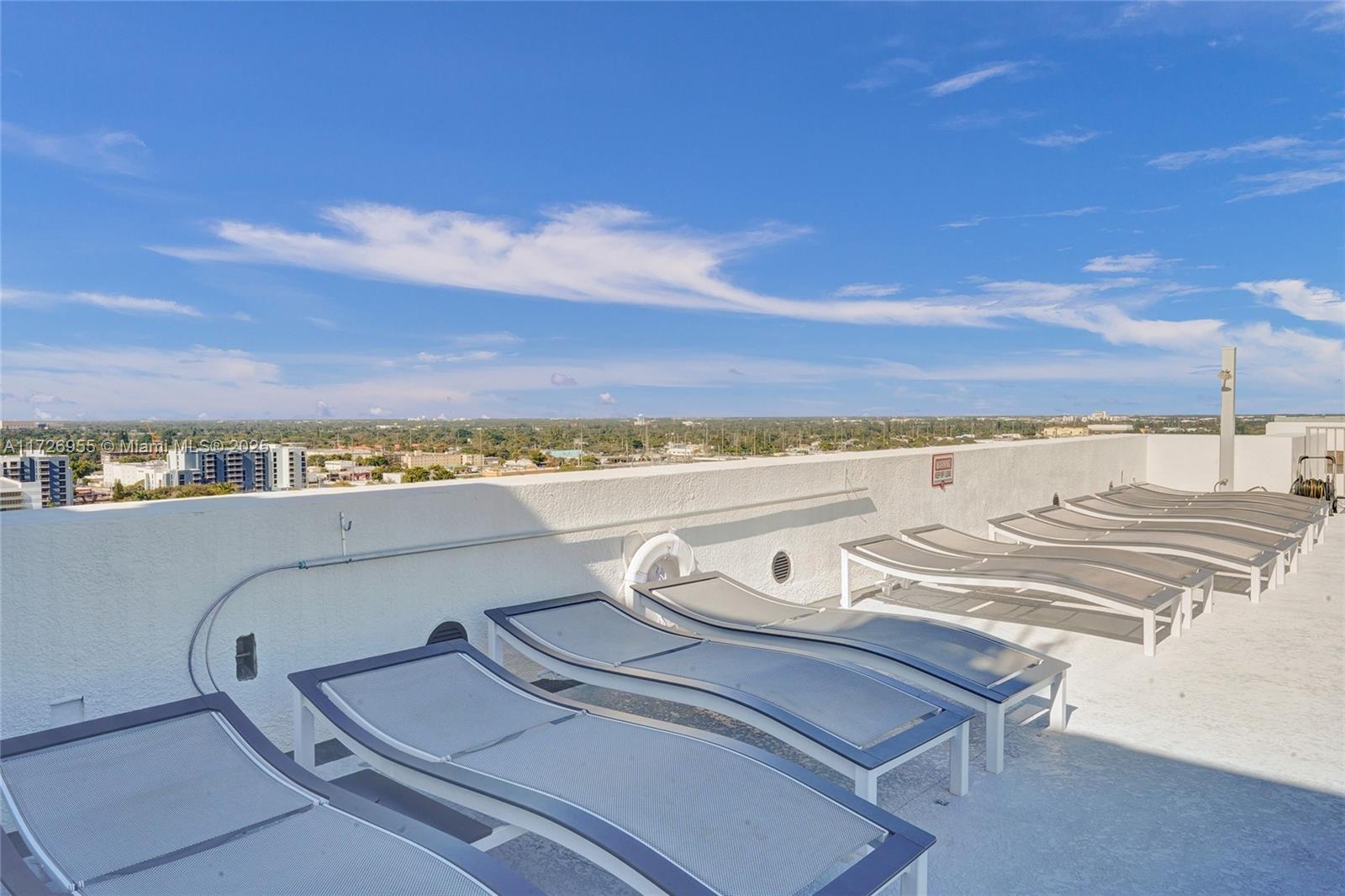 RADIUS CONDO - Residential