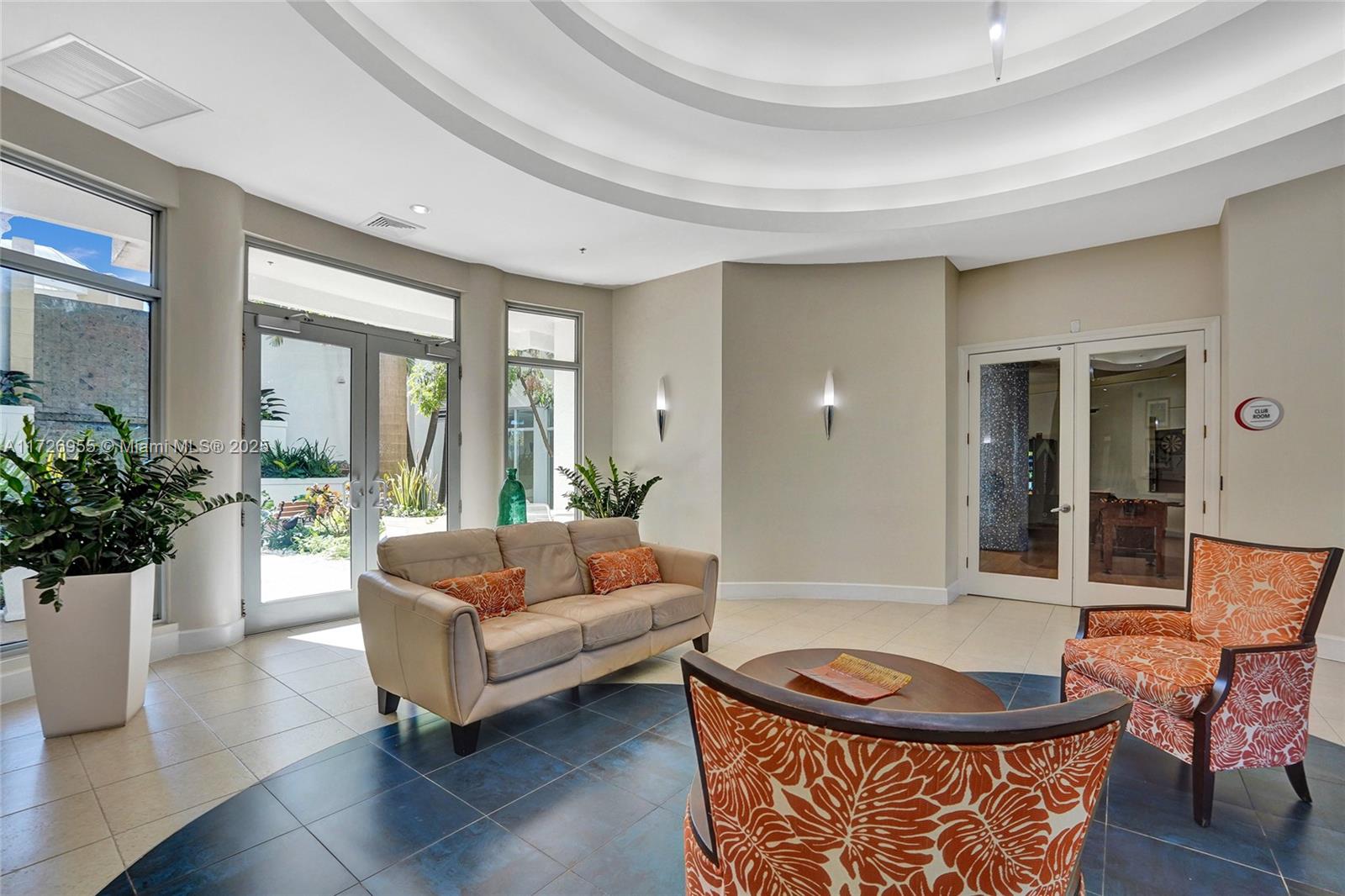 RADIUS CONDO - Residential