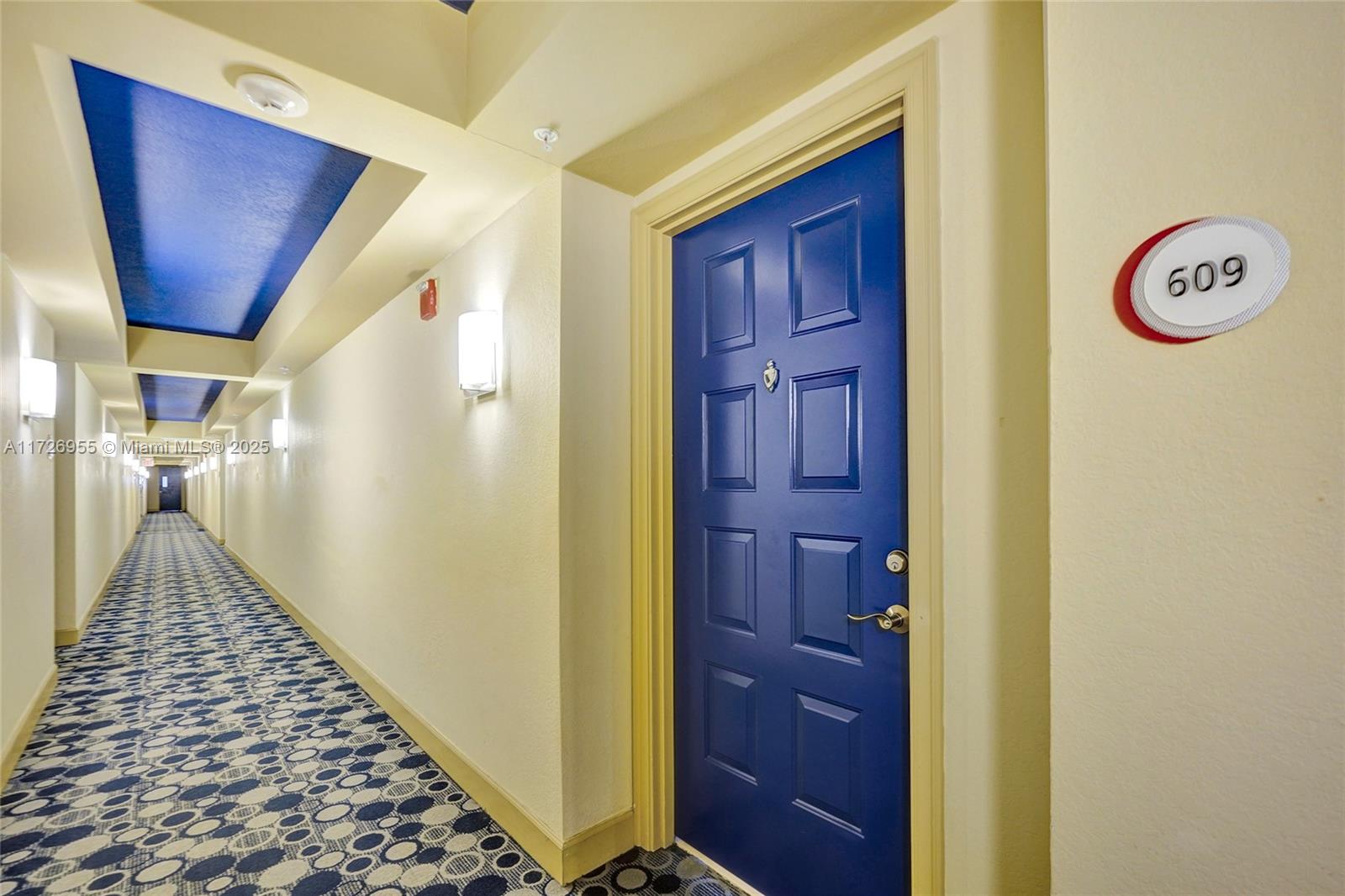 RADIUS CONDO - Residential