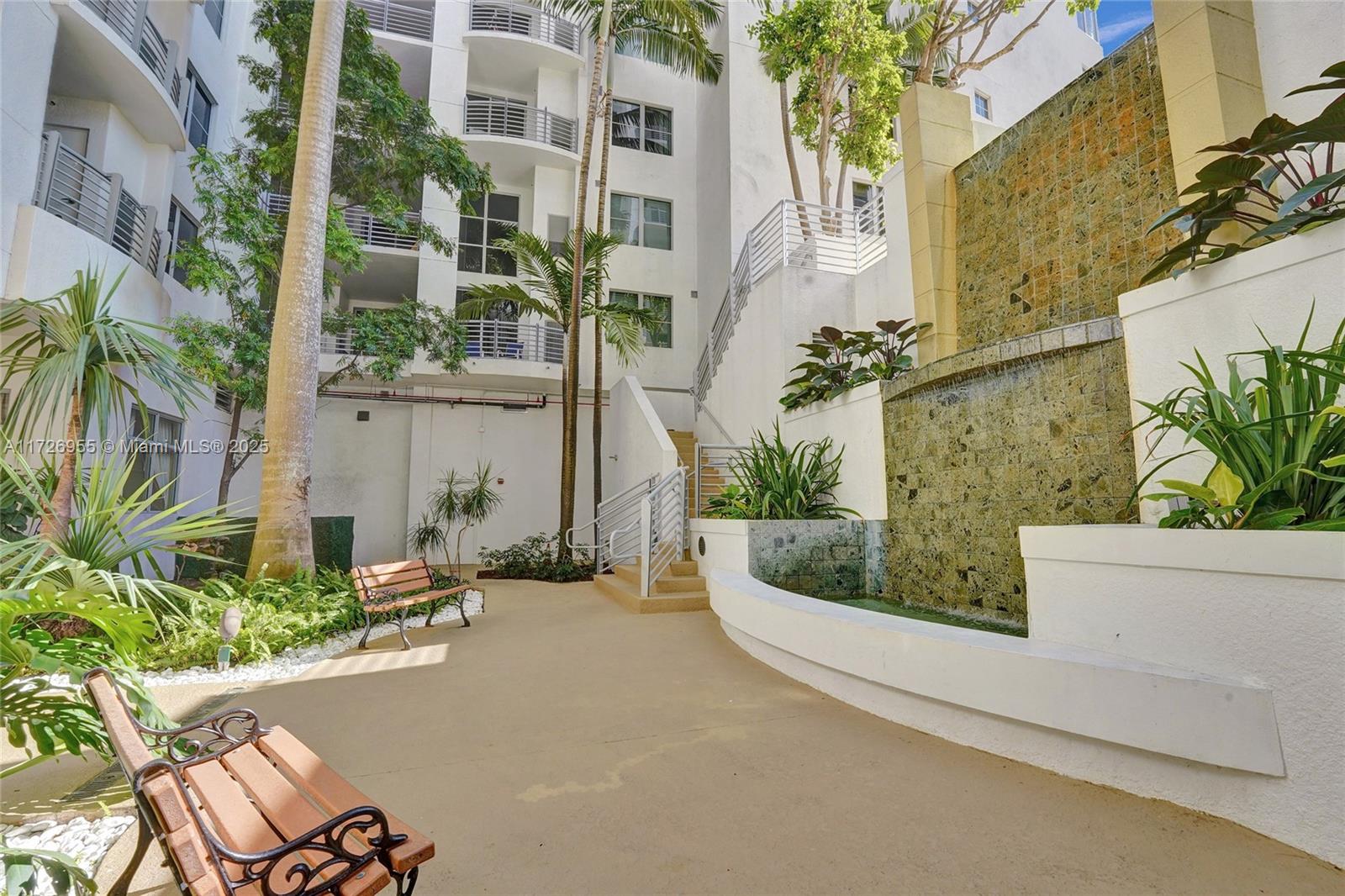 RADIUS CONDO - Residential