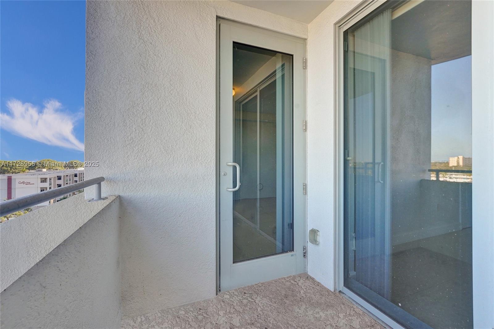 RADIUS CONDO - Residential