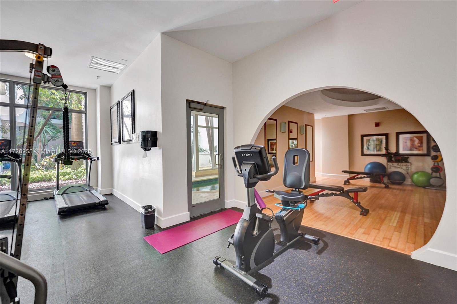 RADIUS CONDO - Residential