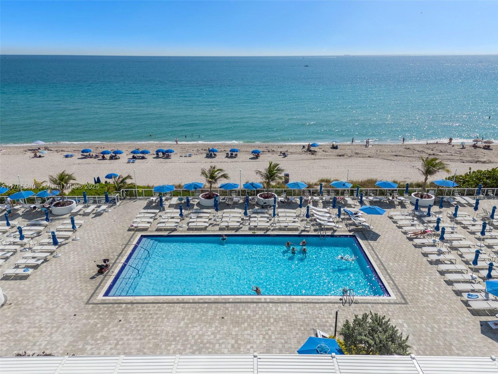 LA MER ESTATES SOUTH COND - Residential