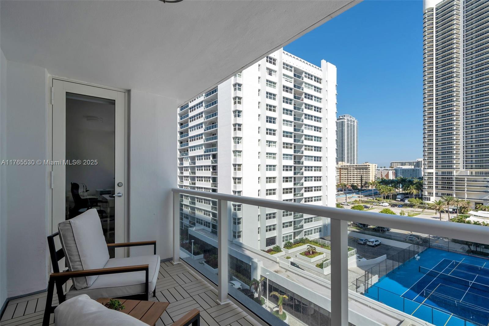LA MER ESTATES SOUTH COND - Residential