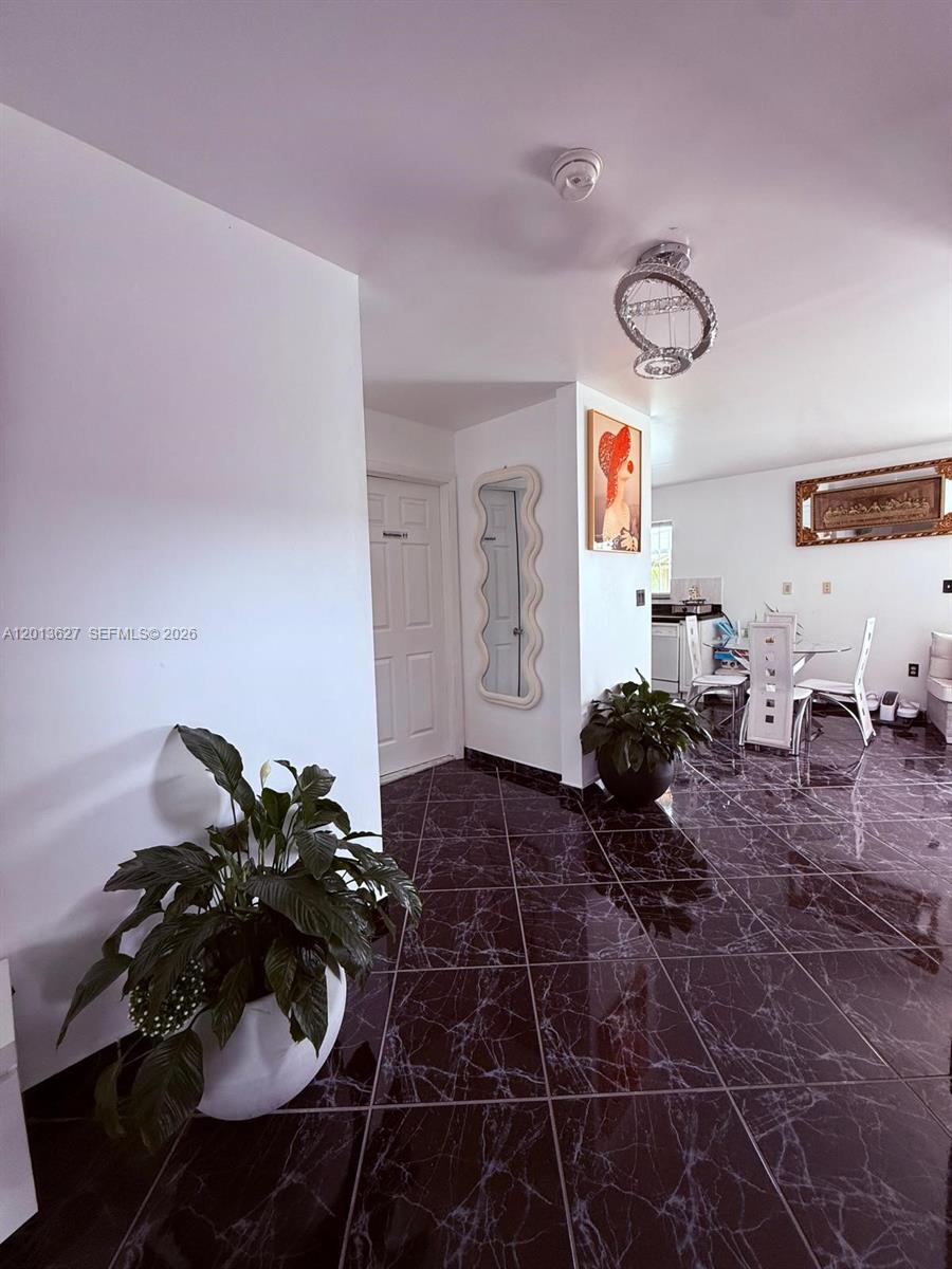 GREENWOOD VILLAS - Residential