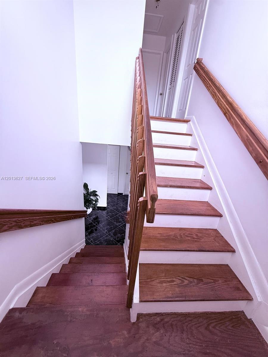 GREENWOOD VILLAS - Residential