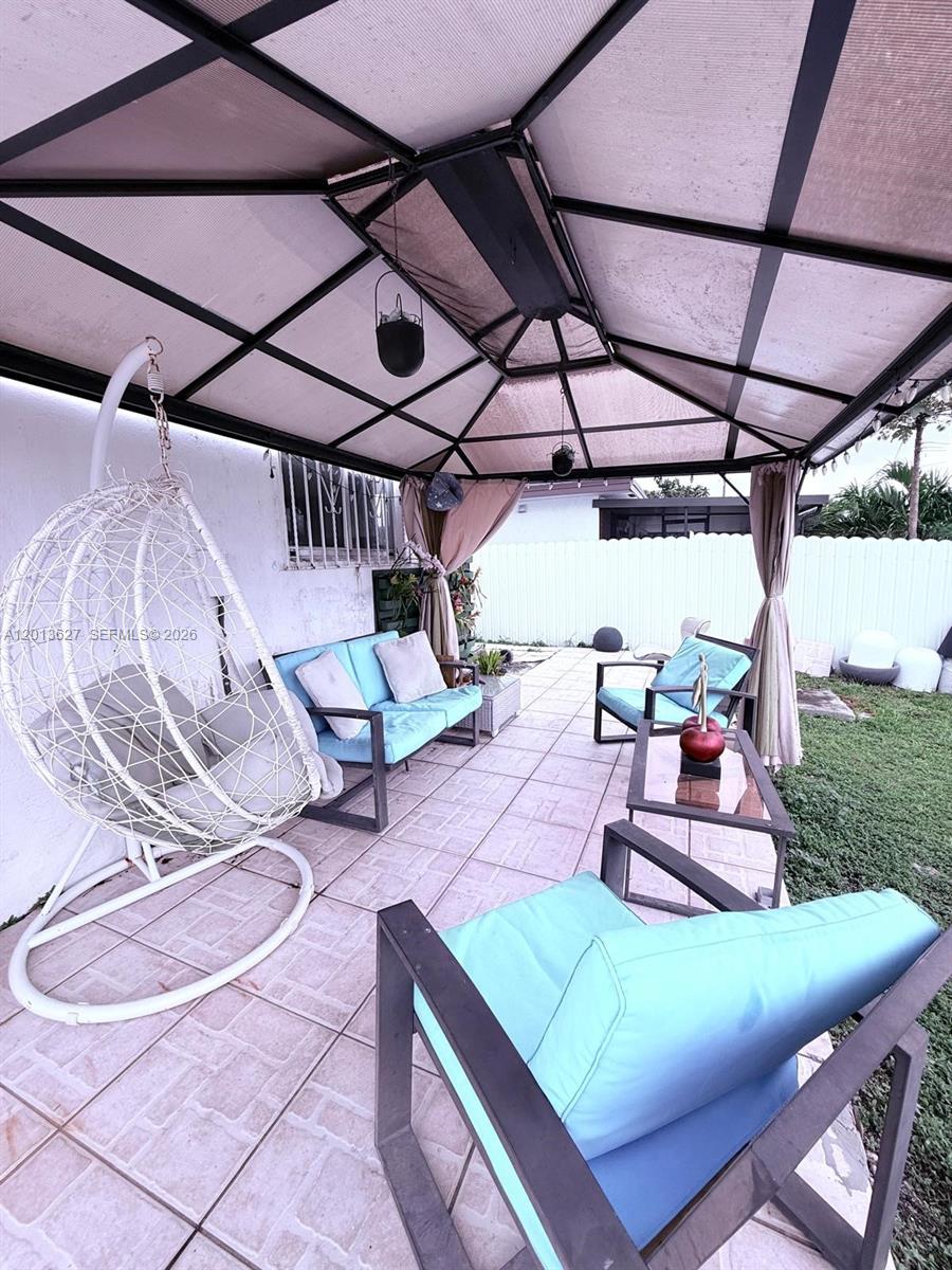 GREENWOOD VILLAS - Residential