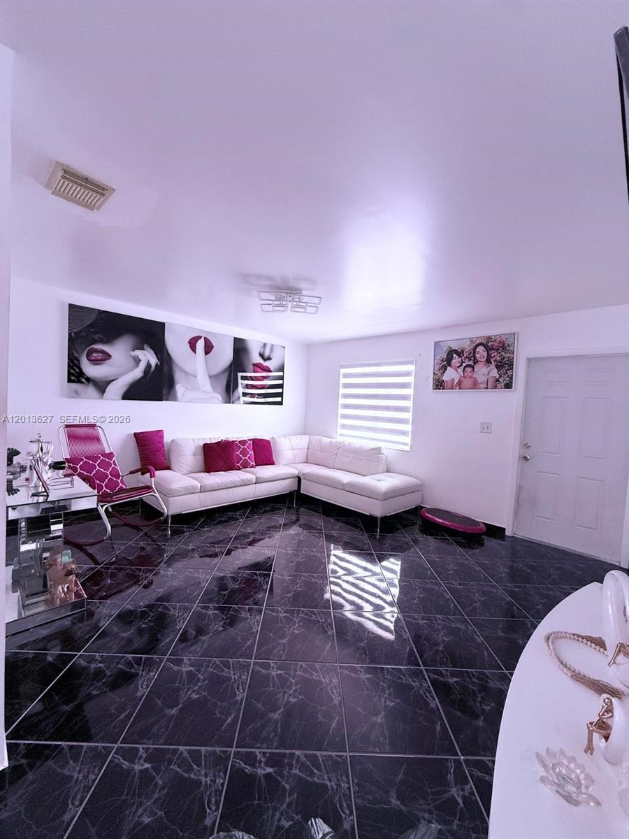 GREENWOOD VILLAS - Residential