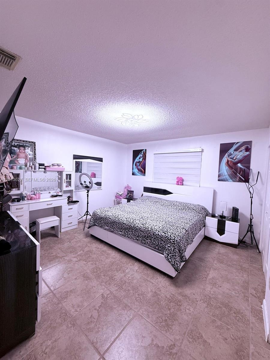 GREENWOOD VILLAS - Residential