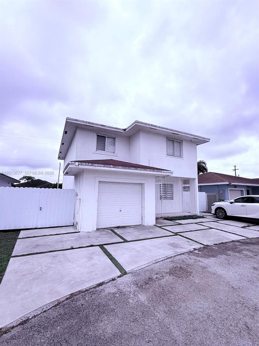 GREENWOOD VILLAS - Residential