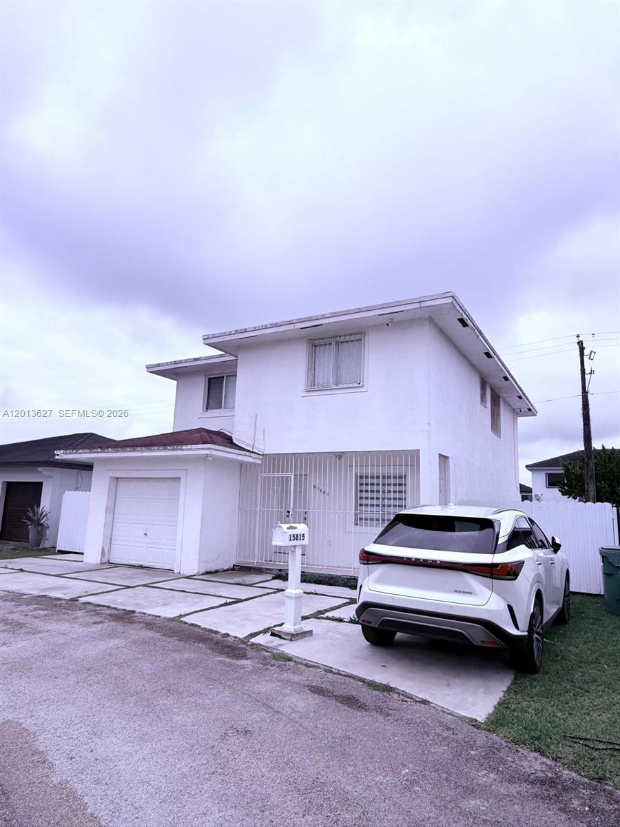 GREENWOOD VILLAS - Residential