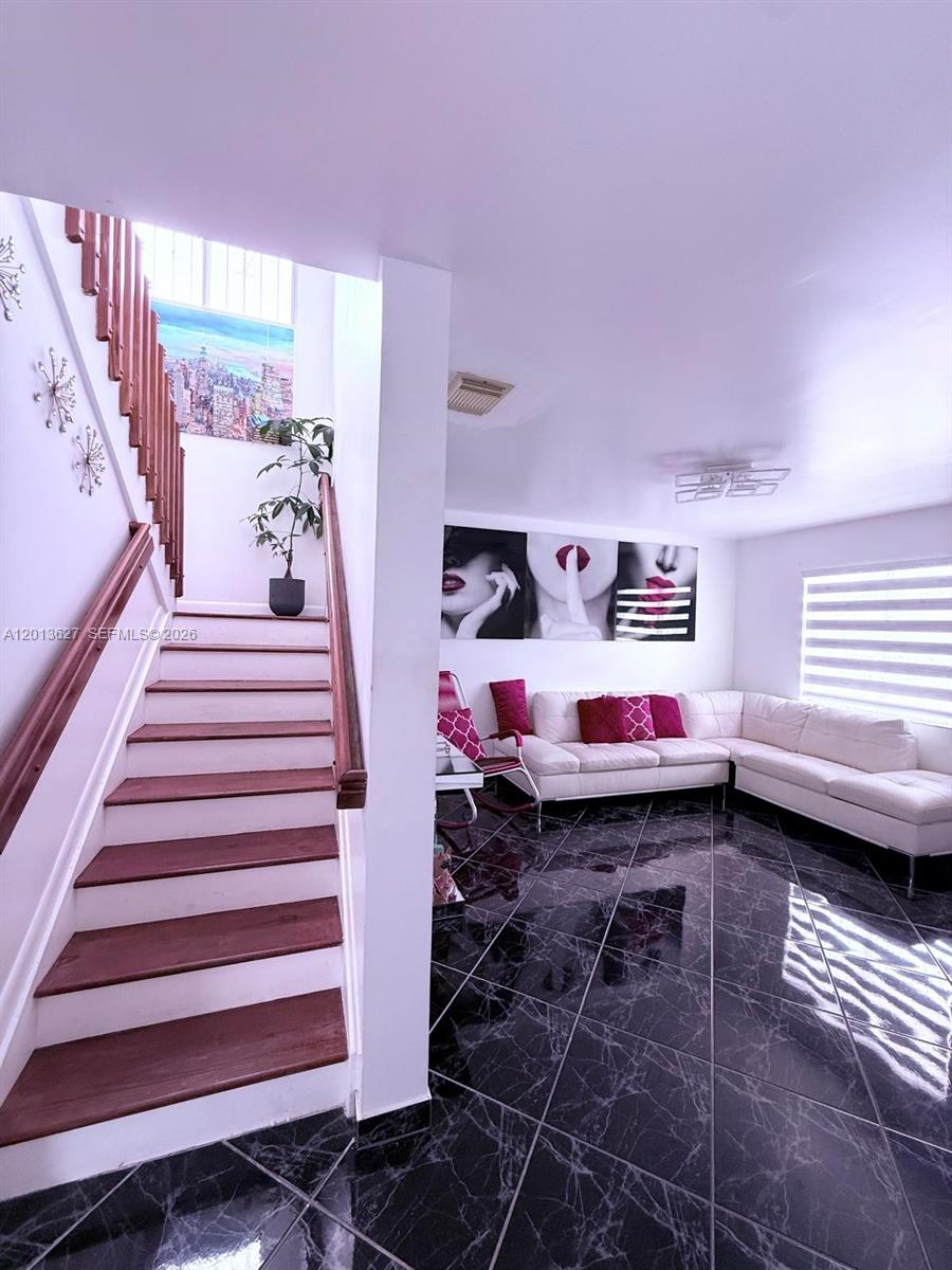 GREENWOOD VILLAS - Residential
