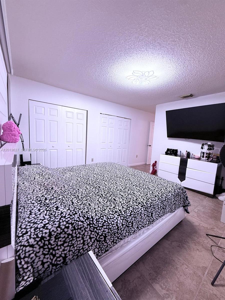 GREENWOOD VILLAS - Residential