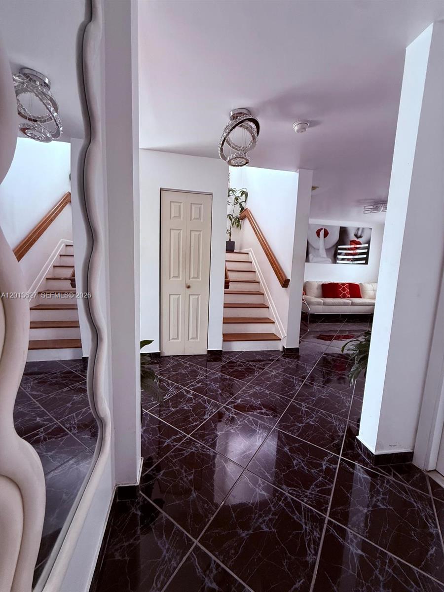 GREENWOOD VILLAS - Residential