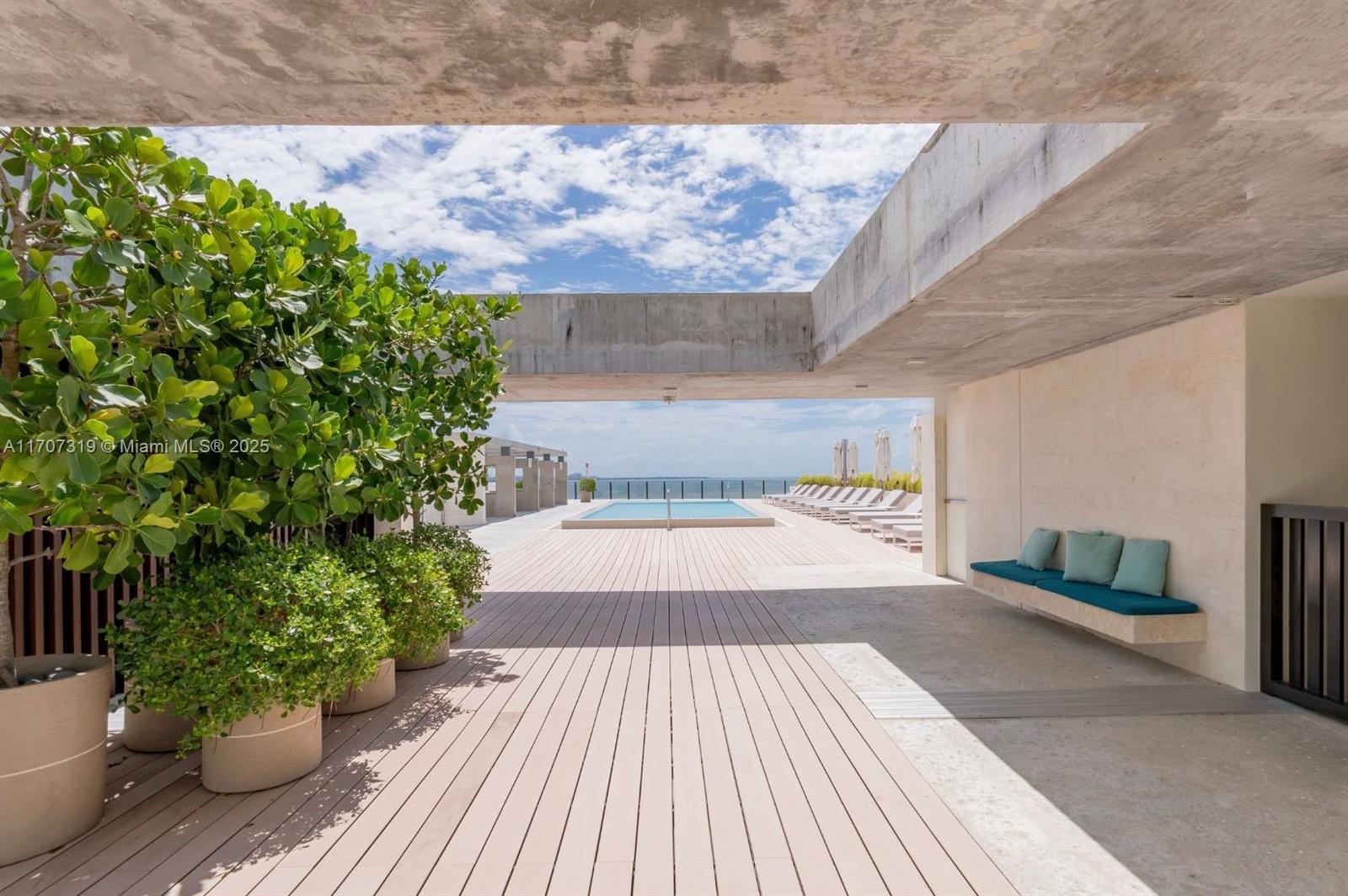 BRICKELLS FLAGLER - Residential