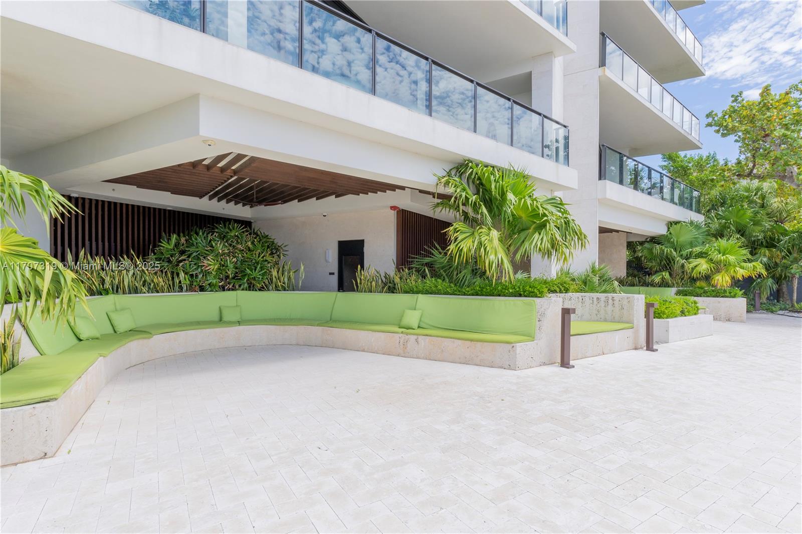 BRICKELLS FLAGLER - Residential