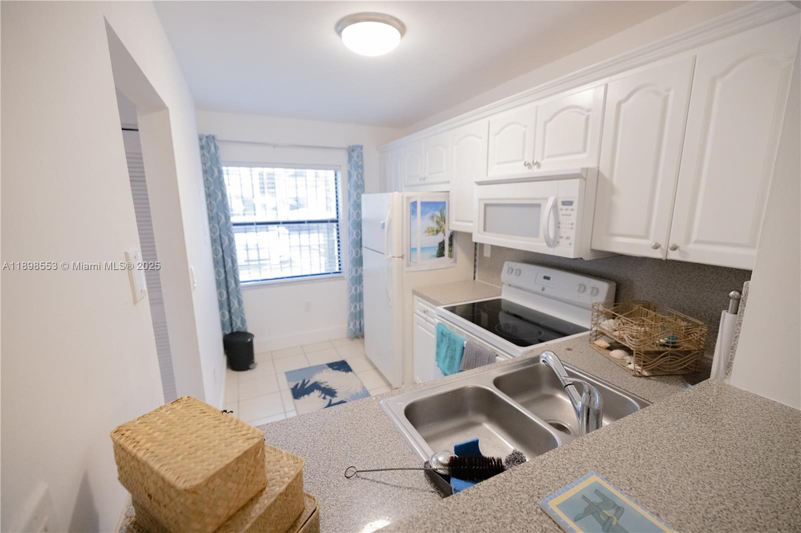 MILLER VILLAS CONDO - Residential