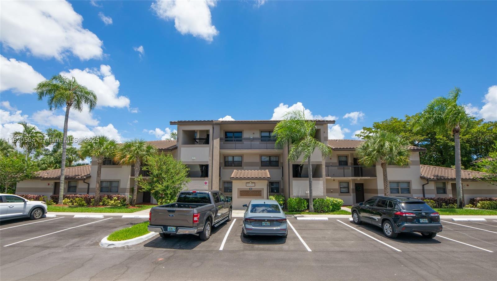 Property for Sale at 9963 Nob Hill Pl, Sunrise, Miami-Dade County, Florida - Bedrooms: 2 
Bathrooms: 2  - $290,000