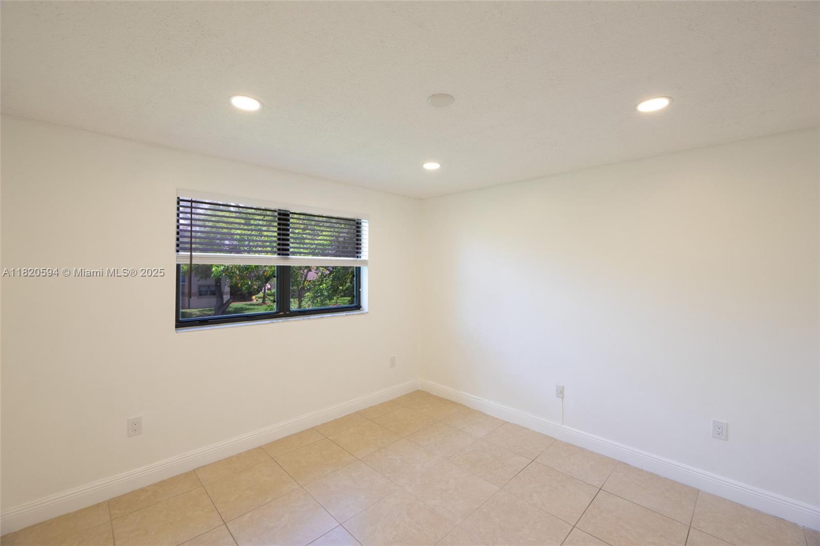 VILLAS DE VENEZIA CONDO - Residential