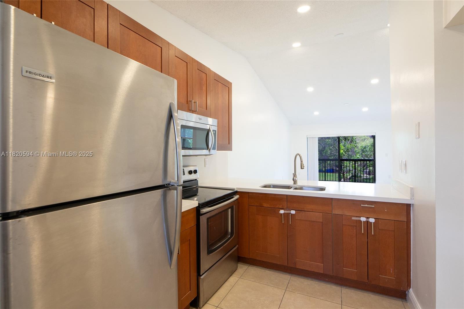 VILLAS DE VENEZIA CONDO - Residential