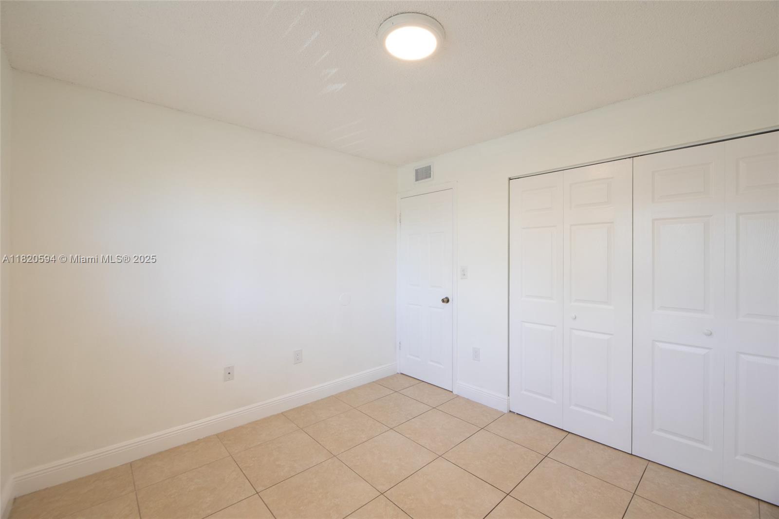 VILLAS DE VENEZIA CONDO - Residential