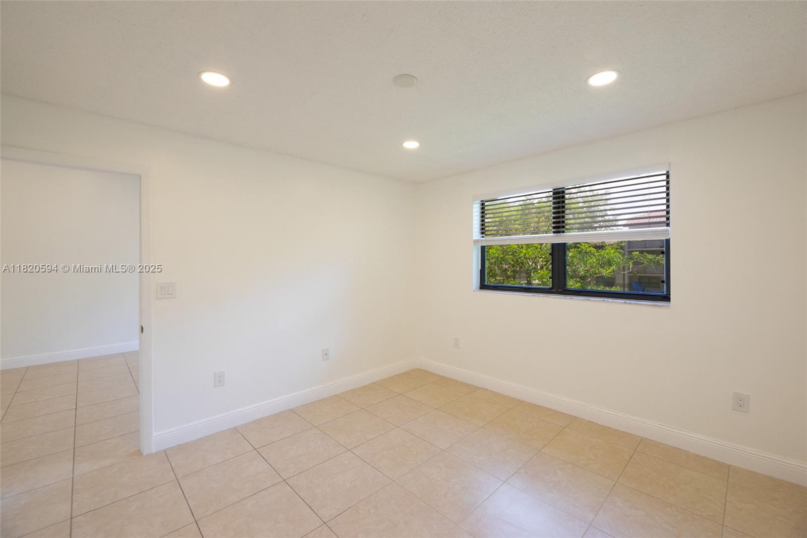 VILLAS DE VENEZIA CONDO - Residential