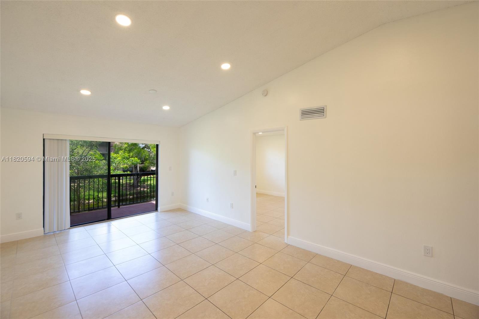 VILLAS DE VENEZIA CONDO - Residential