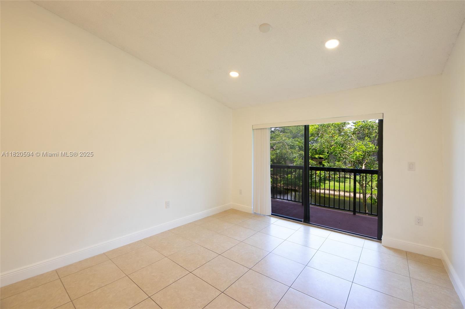 VILLAS DE VENEZIA CONDO - Residential