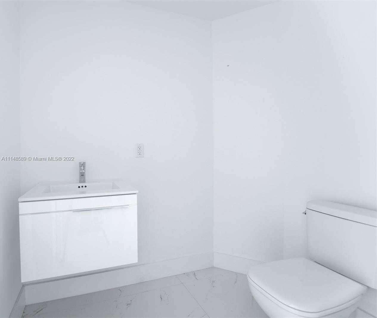 MARINA PALMS RESIDENCES S - Residential Lease