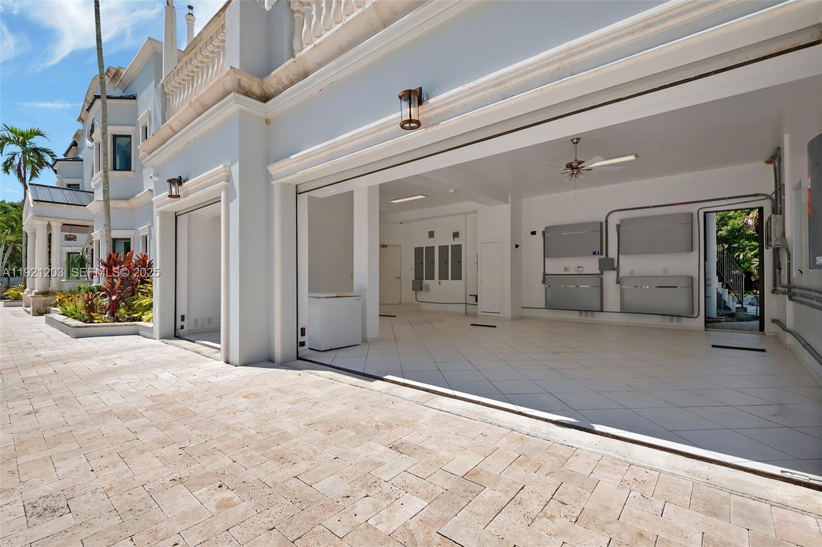 RADCLIFFE MANOR - Residential