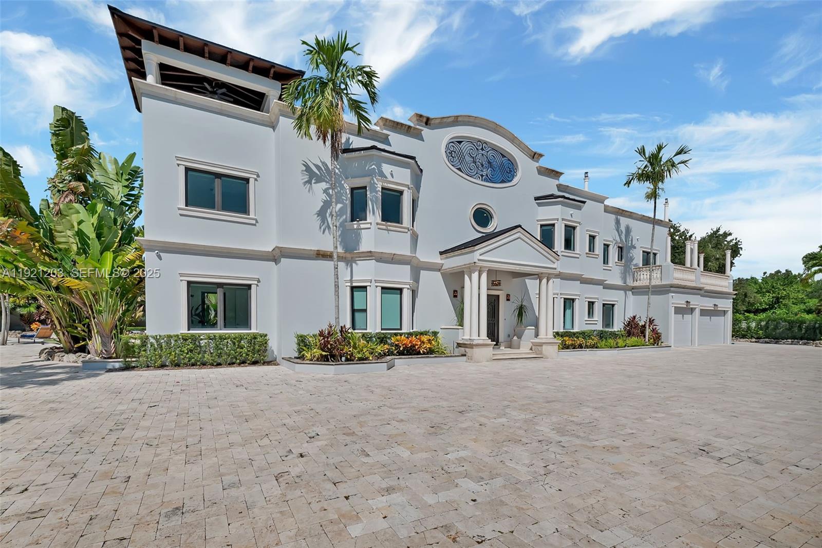 RADCLIFFE MANOR - Residential