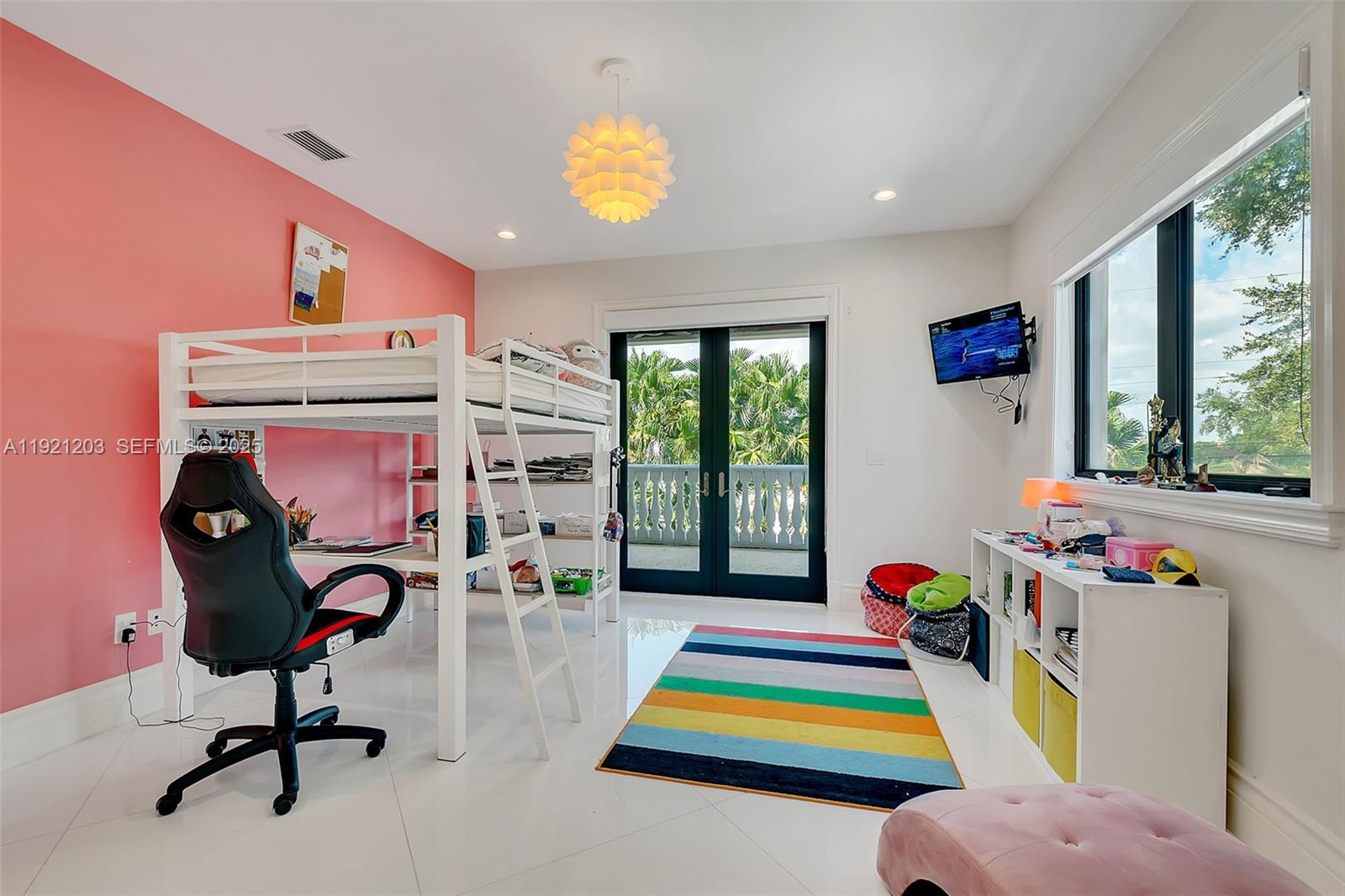 RADCLIFFE MANOR - Residential