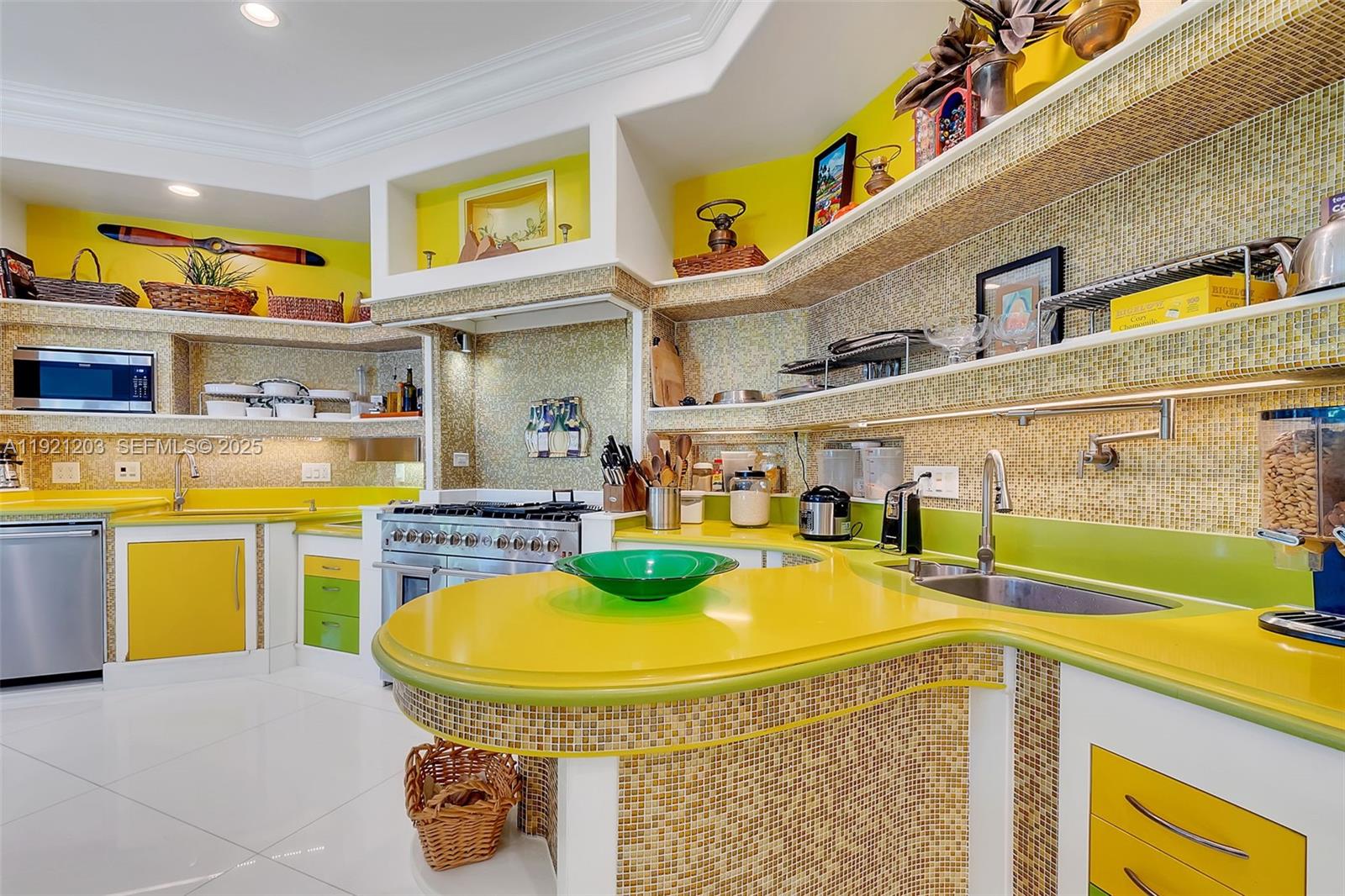 RADCLIFFE MANOR - Residential