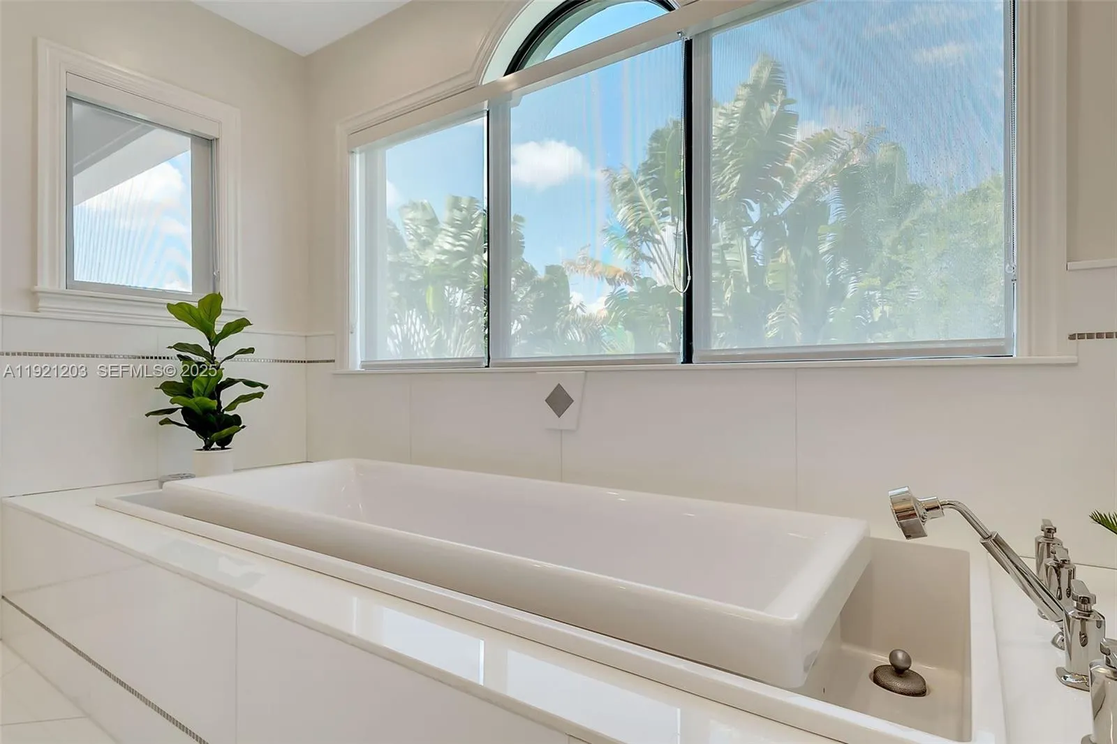 Miami, Florida 33143, United States, 9 Bedrooms Bedrooms, ,9 BathroomsBathrooms,Residential,Active,248959