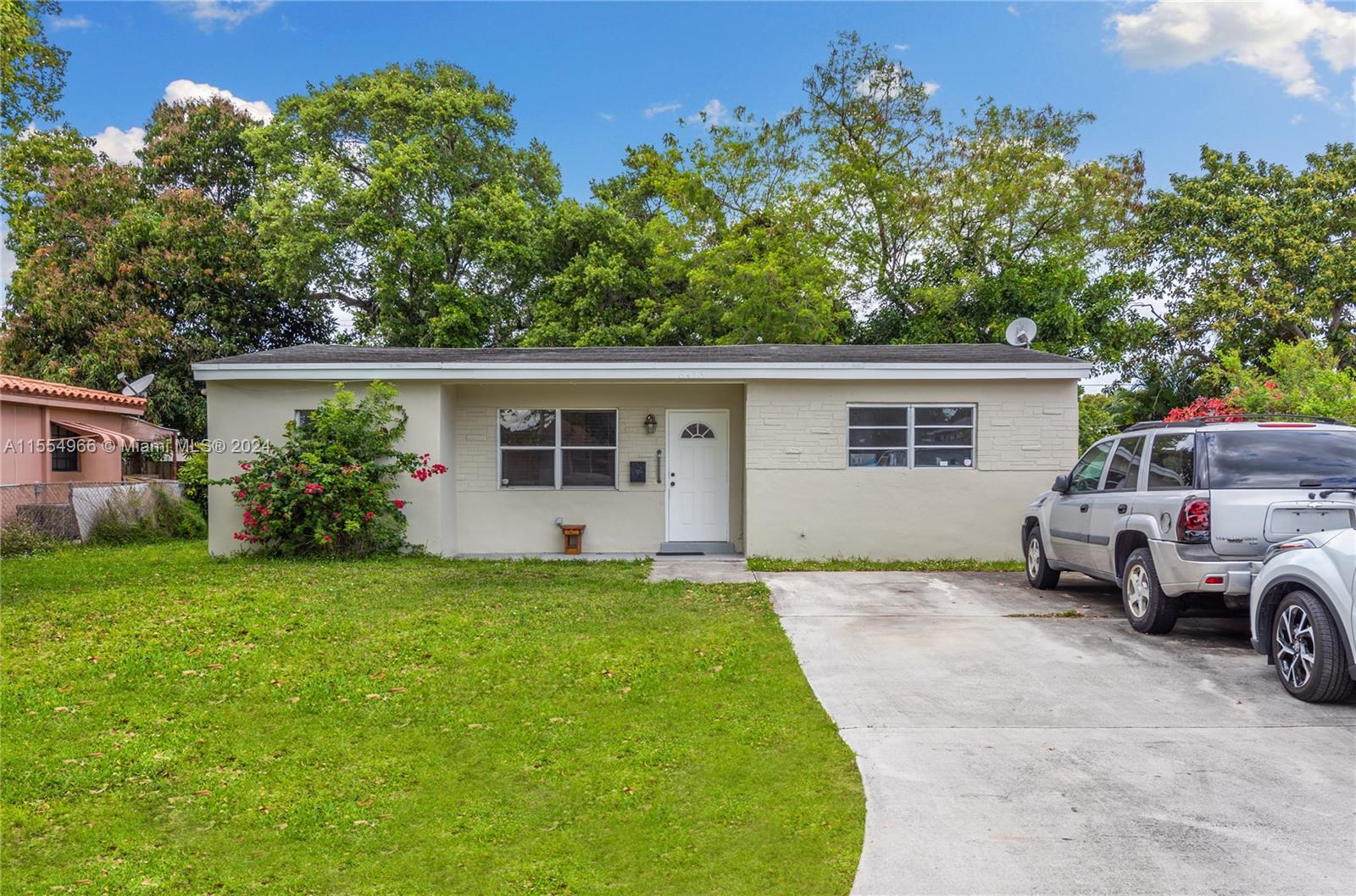 Property for Sale at 6413 Grant Ct Ct, Hollywood, Broward County, Florida - Bedrooms: 3 
Bathrooms: 1  - $349,000