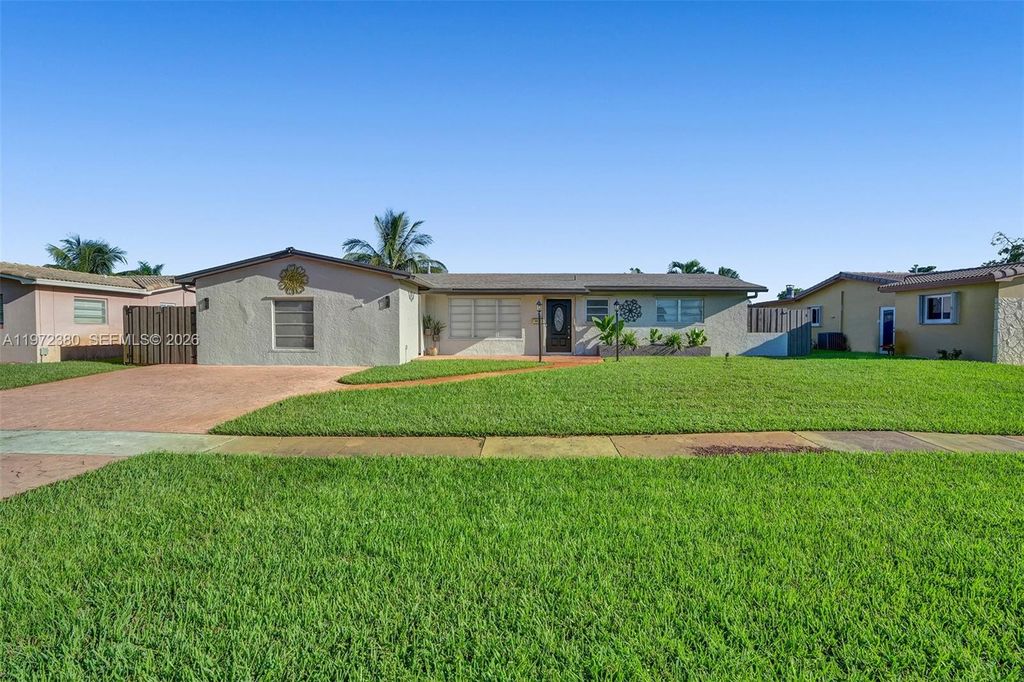 Photo of 8521 Pasadena Blvd, Pembroke Pines, FL 33024 (MLS # A11972380)