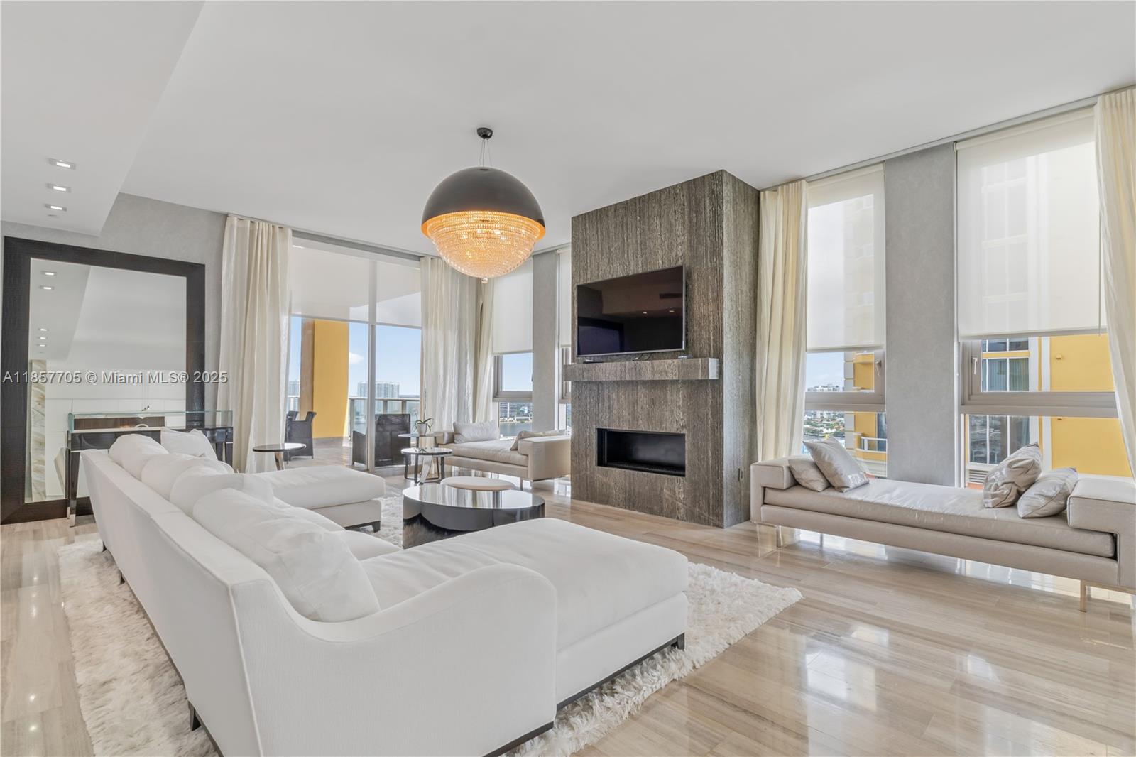 Mansions at Acqualina - Residential