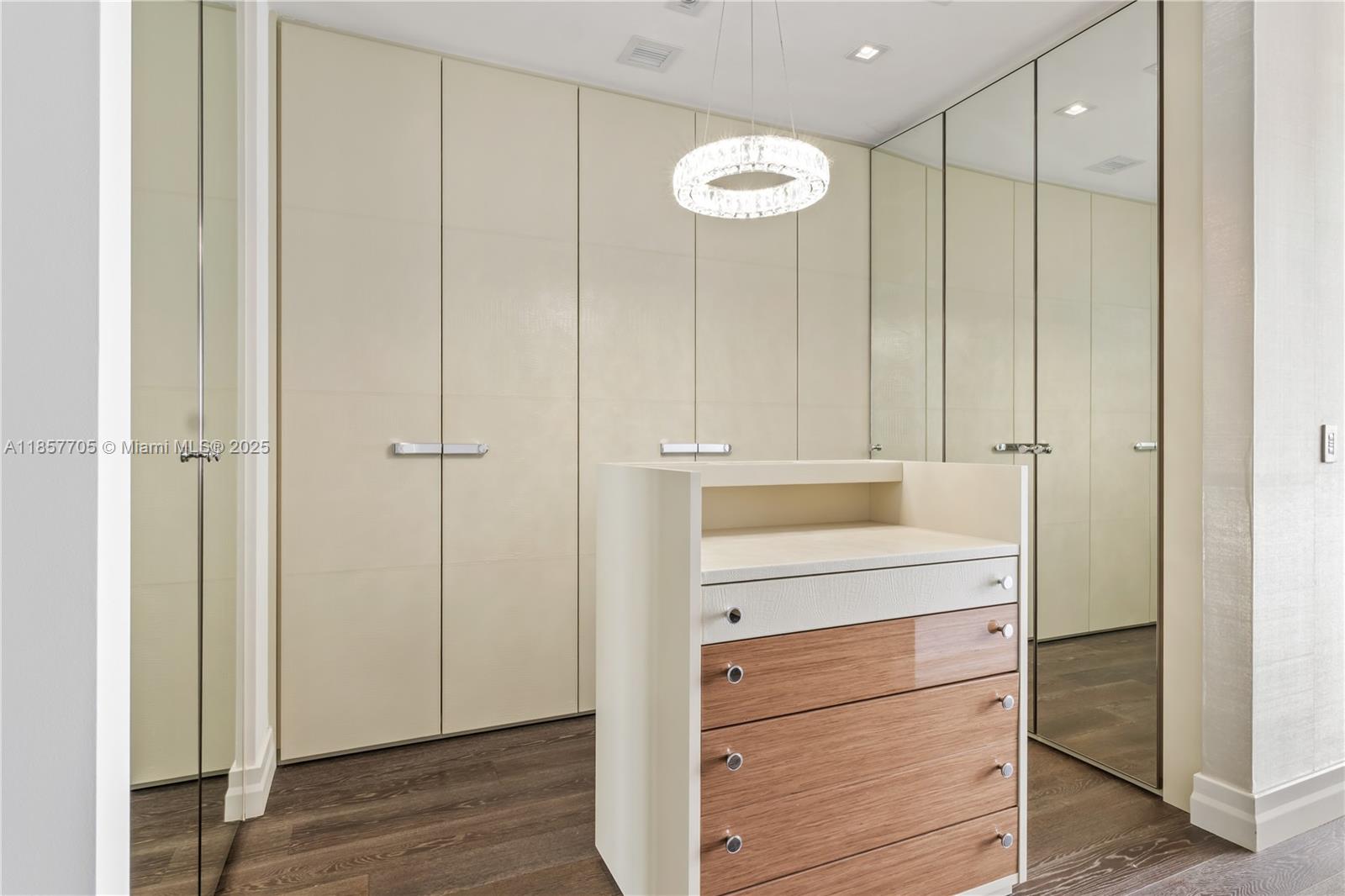 Mansions at Acqualina - Residential