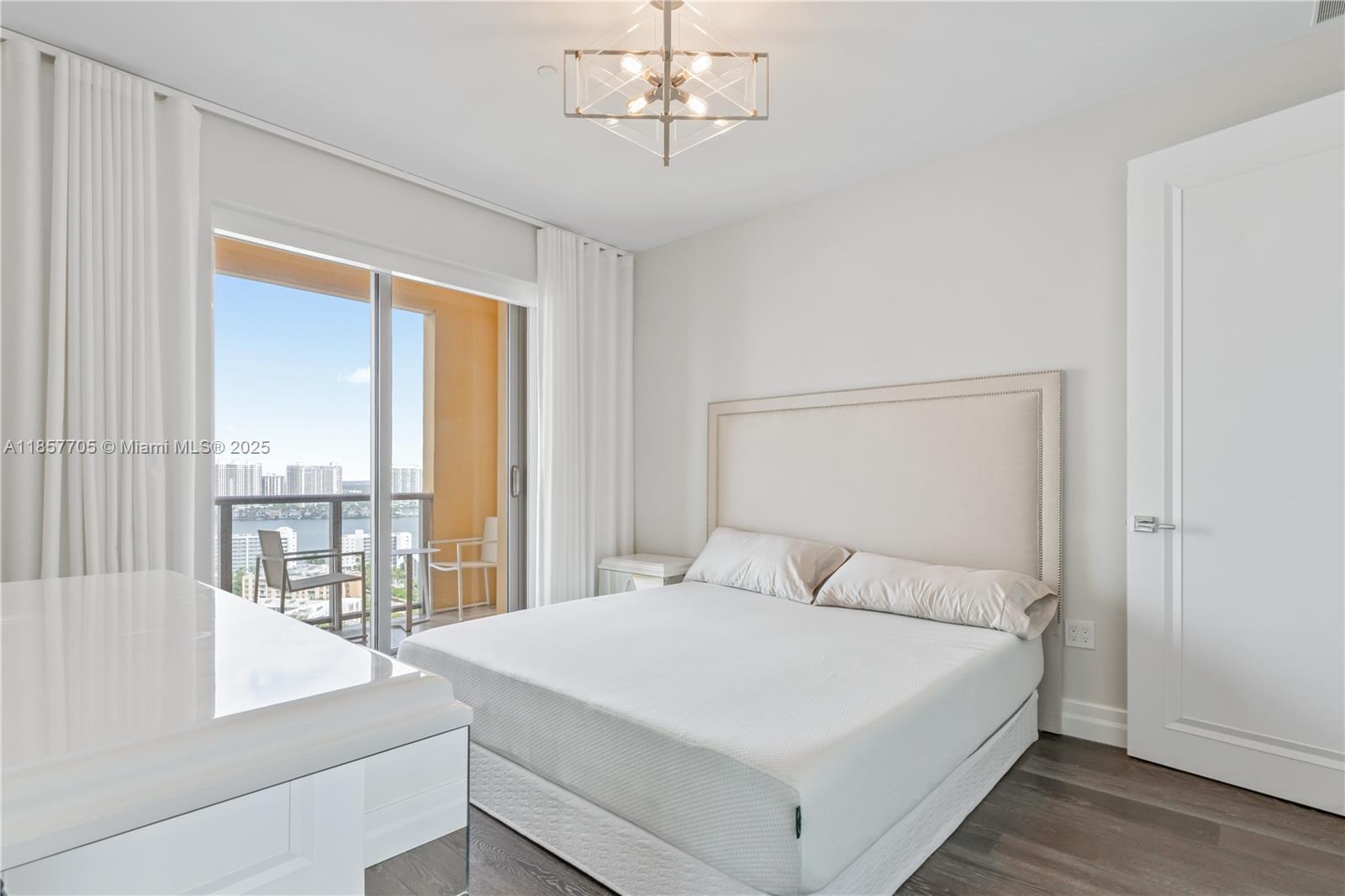 Mansions at Acqualina - Residential