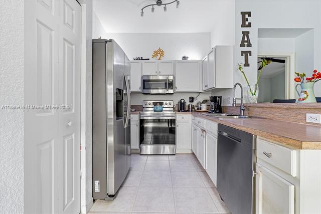 OLYMPIA & YORK RESIDENTIA - Residential