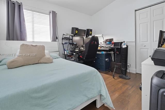 OLYMPIA & YORK RESIDENTIA - Residential
