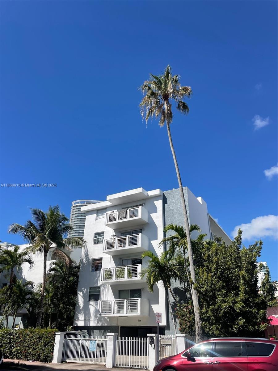Rental Property at 716 Michigan Ave 202, Miami Beach, Miami-Dade County, Florida - Bedrooms: 2 
Bathrooms: 1  - $3,000 MO.