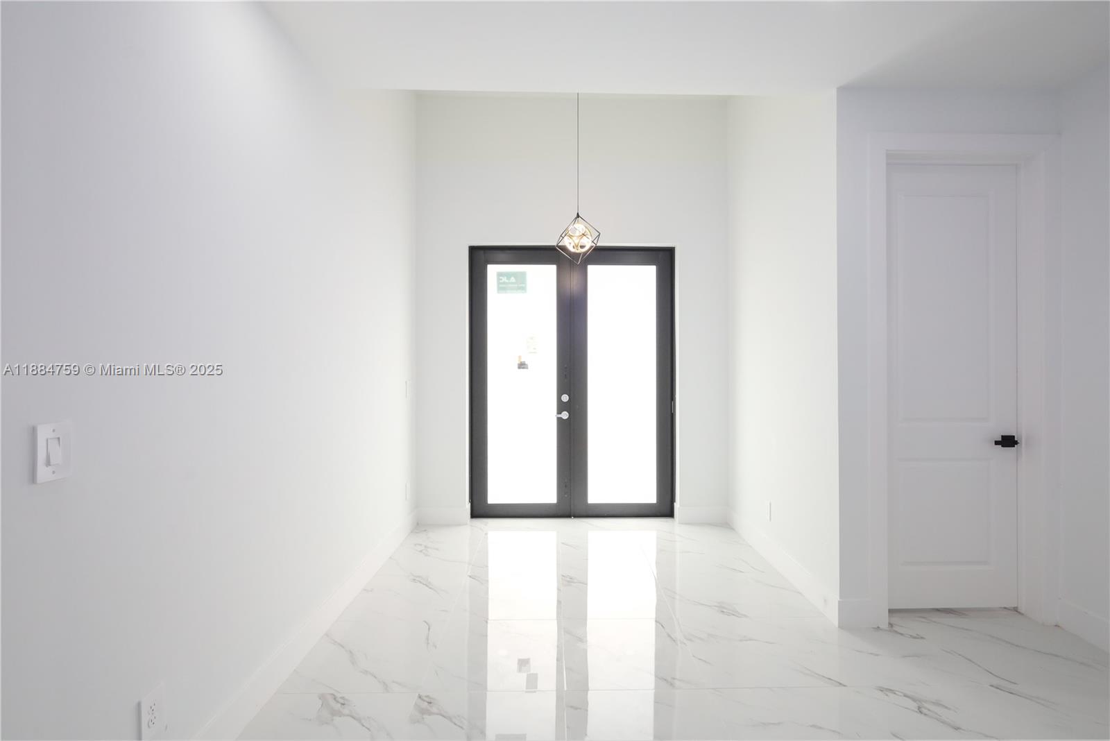 Mirror Lakes - Residential