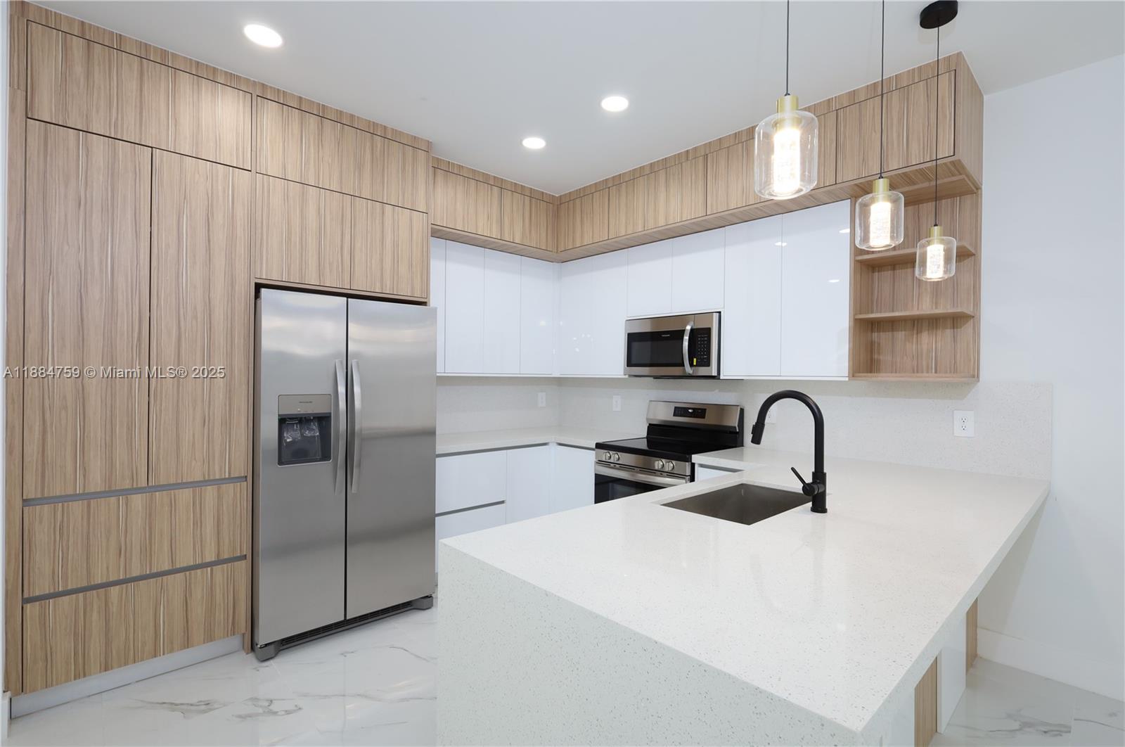 Mirror Lakes - Residential