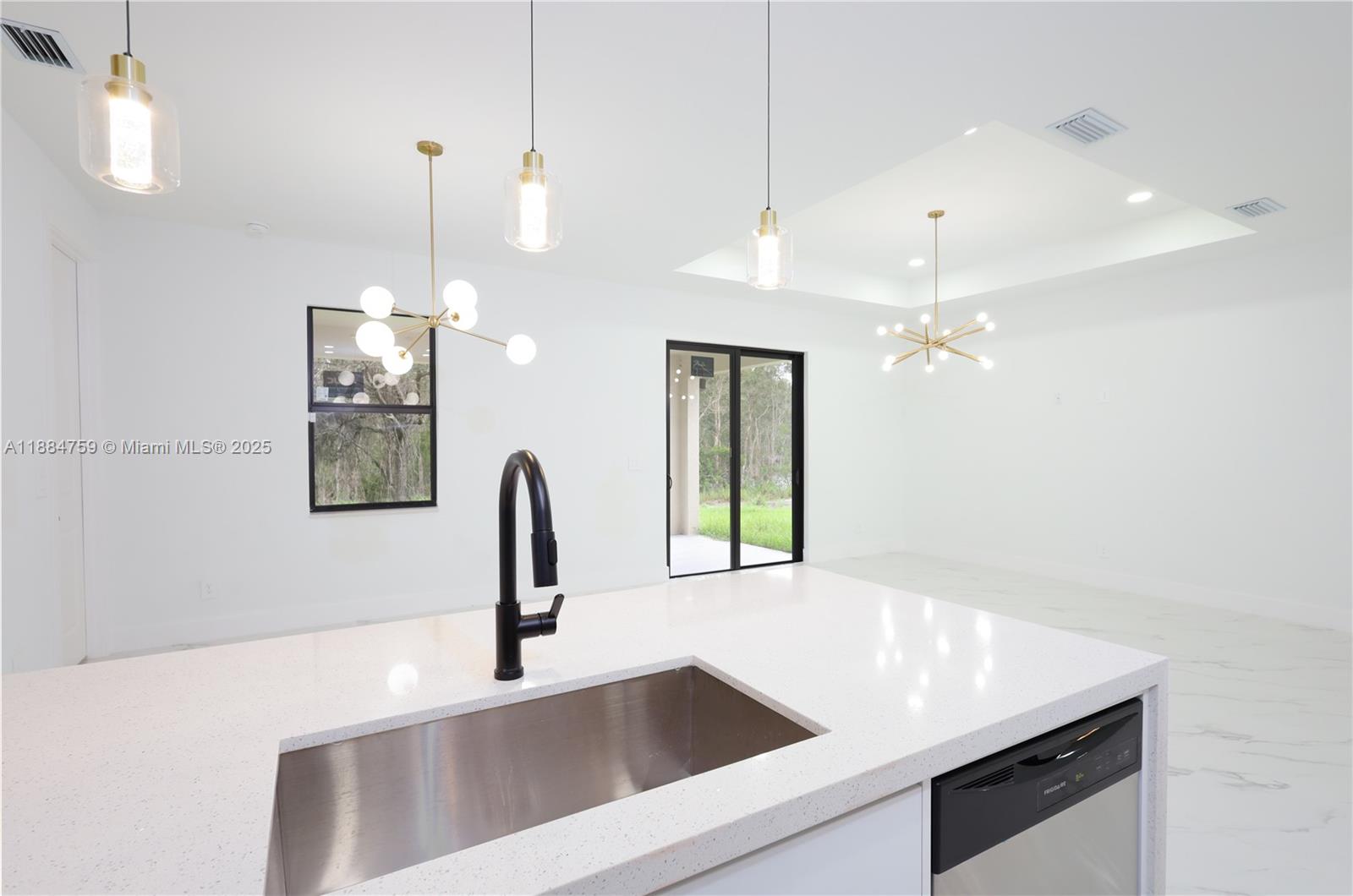 Mirror Lakes - Residential