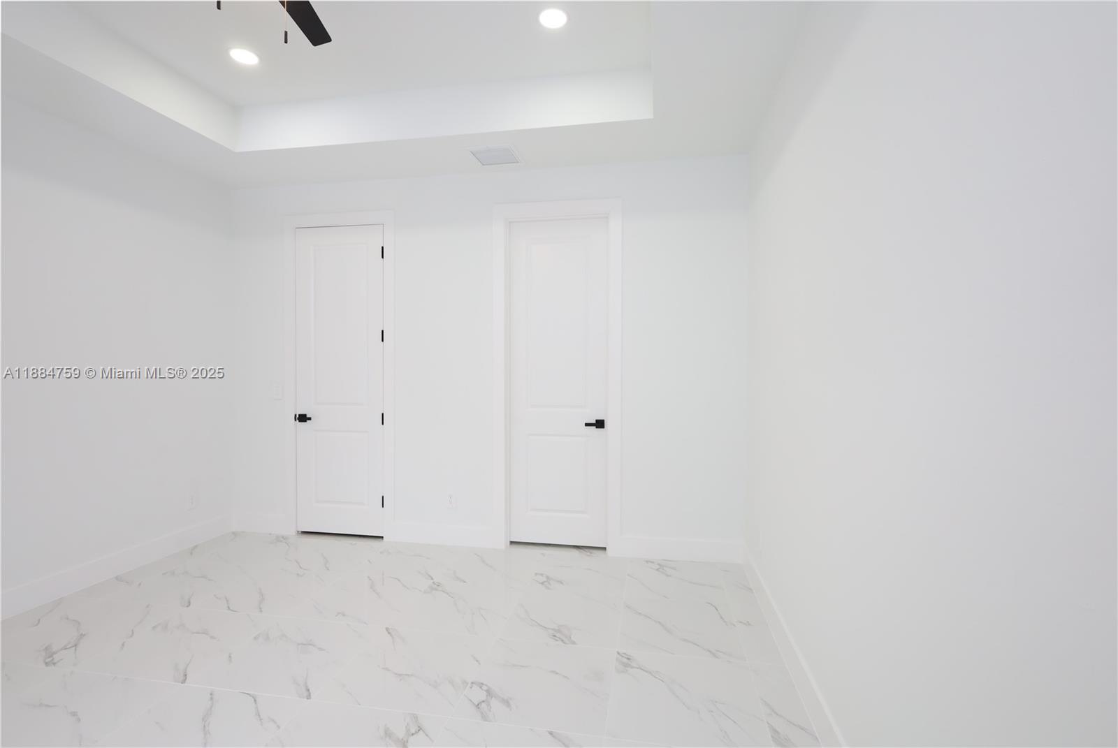 Mirror Lakes - Residential