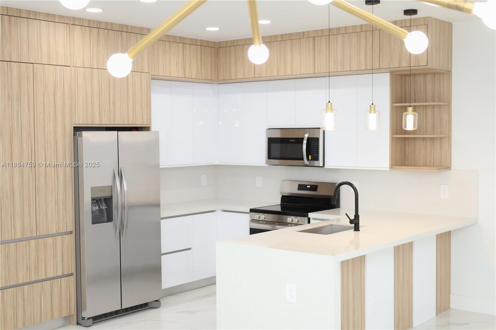 Mirror Lakes - Residential