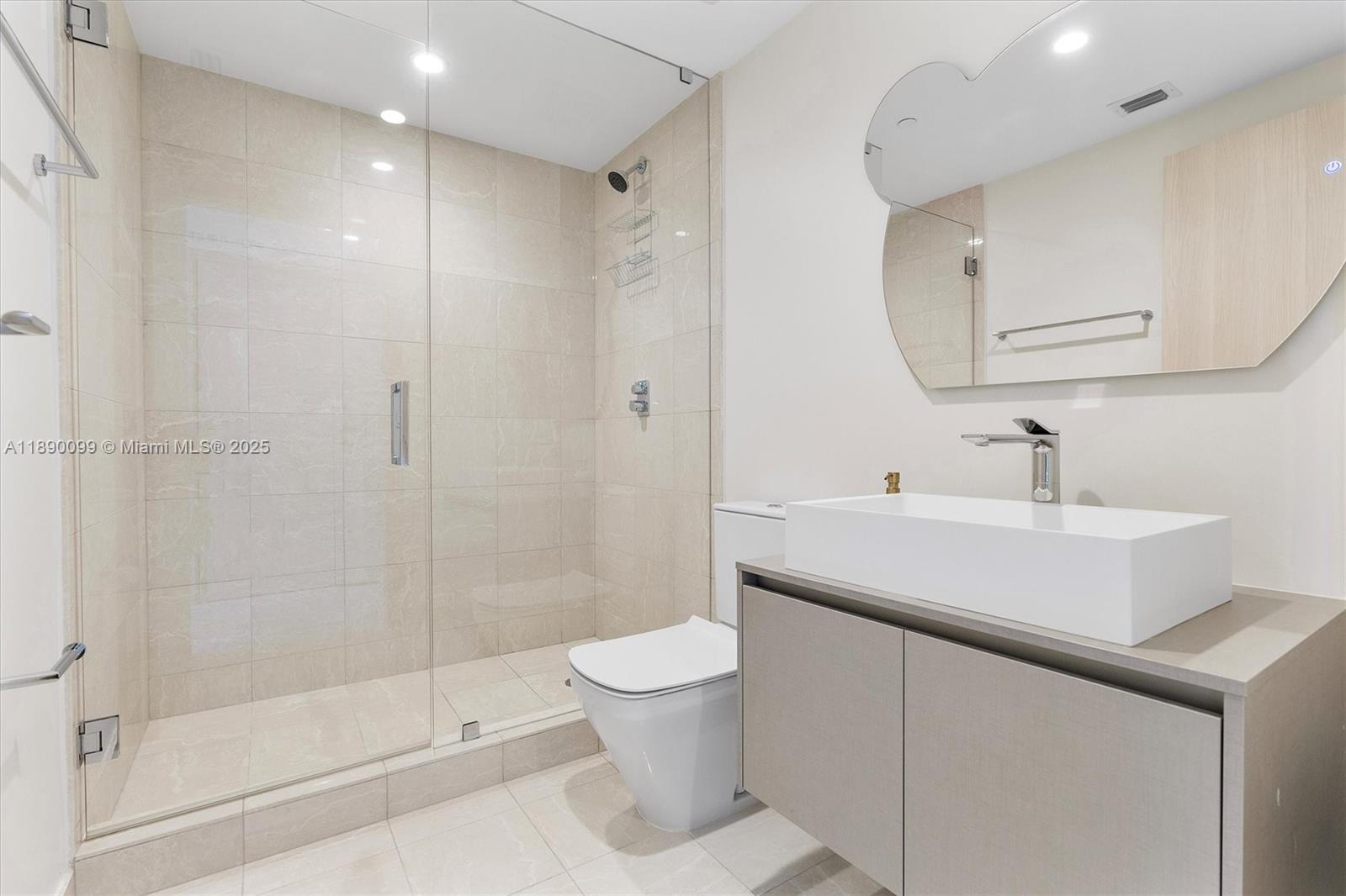 BRICKELL FLATIRON CONDO - Residential Lease